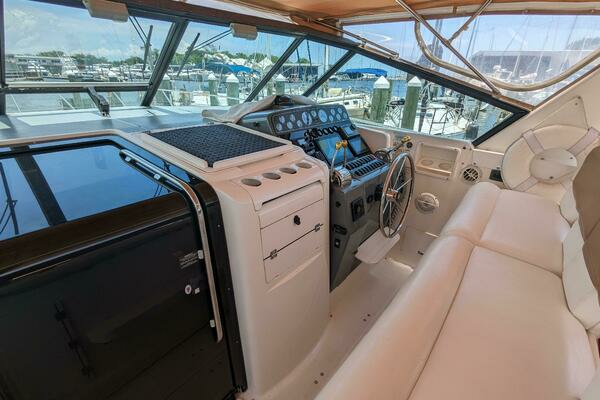 2000 Tiara Yachts 35