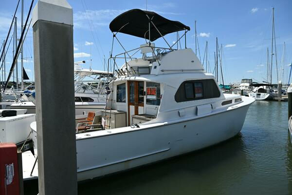 34ft Hatteras Yacht For Sale