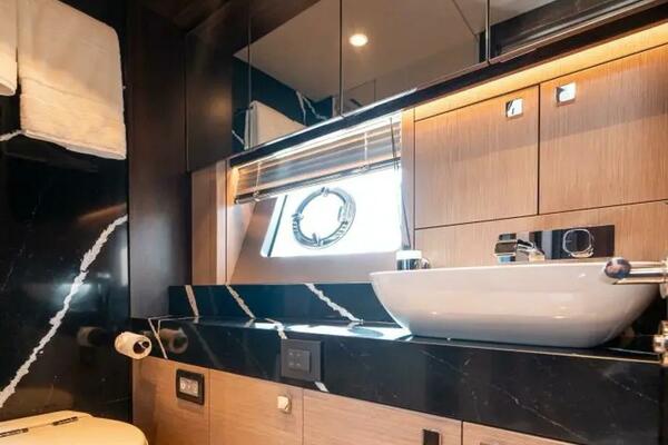 Into The Mystic  68ft Sunseeker