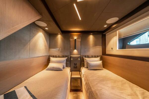 Into The Mystic  68ft Sunseeker