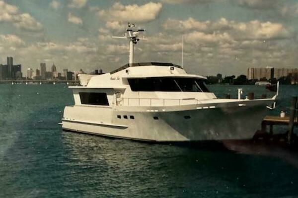 1990 Motor Yacht 70