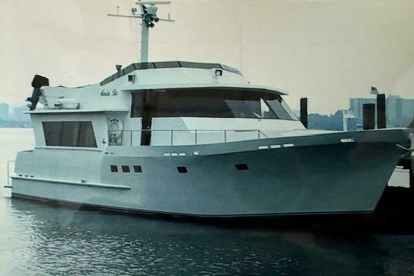 1990 Motor Yacht 70