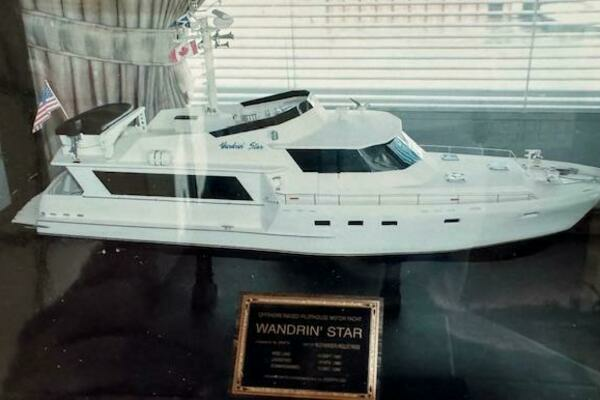 1990 Motor Yacht 70
