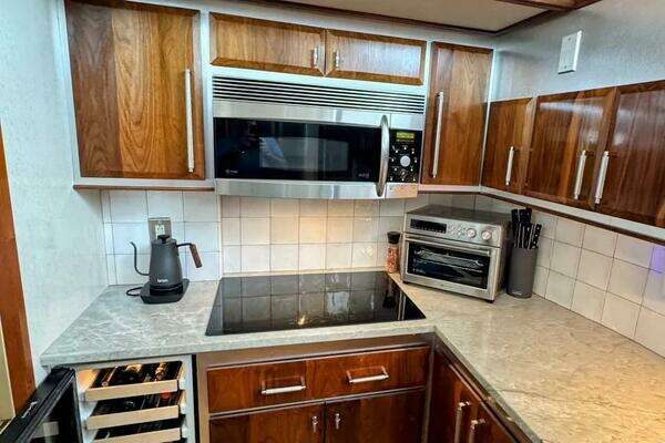 1986Bertram 58 ft 58 Flybridge Motor Yacht   TENACITY