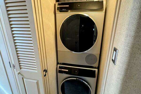 1986Bertram 58 ft 58 Flybridge Motor Yacht   TENACITY