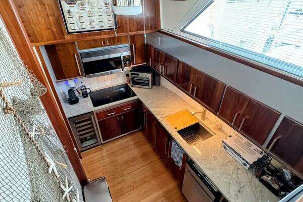 1986Bertram 58 ft 58 Flybridge Motor Yacht   TENACITY