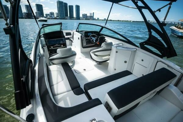 Photo of the 2020 Monterey M45