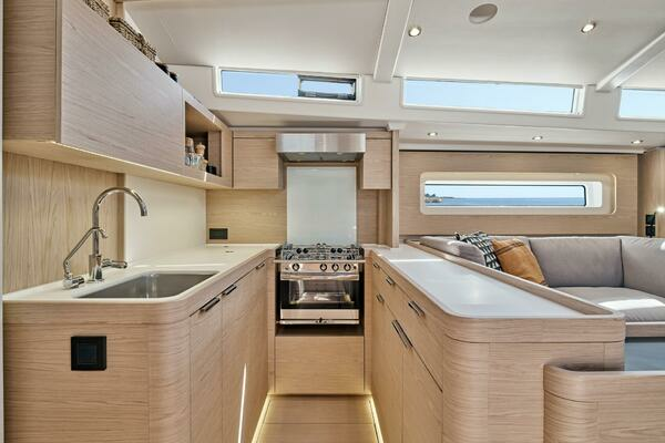 60ft Beneteau Yacht For Sale