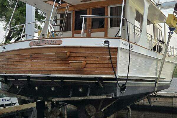 1997 Grand Banks 46