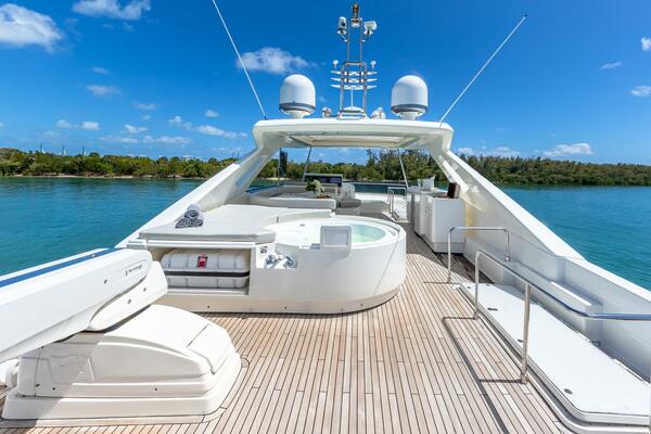 Flybridge looking forward