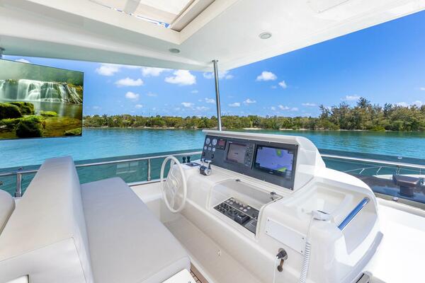Flybridge 