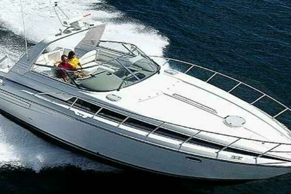 40-ft-Bayliner-1998-4085 Avanti-Douglas Michigan United States yacht for sale