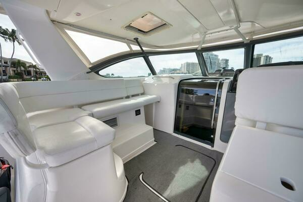 2004 Tiara Yachts 38