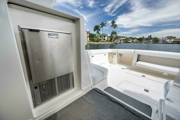 2004 Tiara Yachts 38