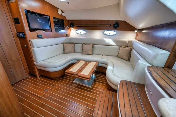 2004 Tiara Yachts 38