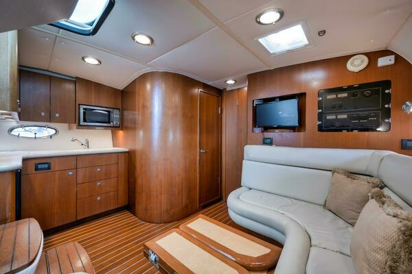 2004 Tiara Yachts 38