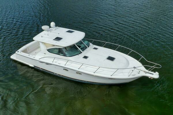 2004 Tiara Yachts 38