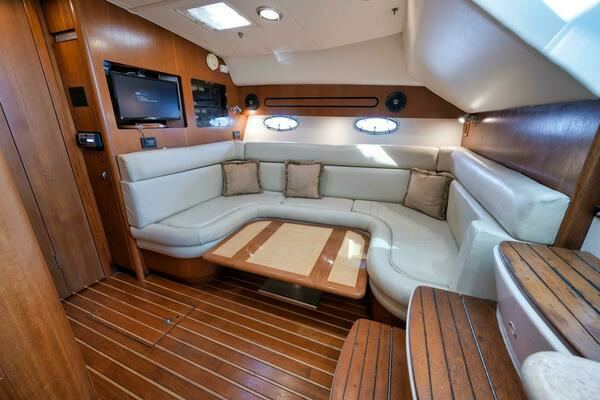 2004 Tiara Yachts 38