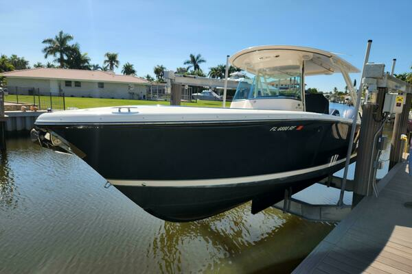2015 Pursuit 31