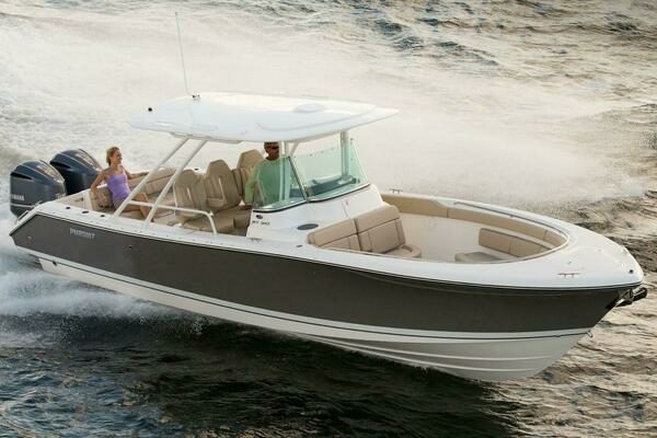 2015 Pursuit 31