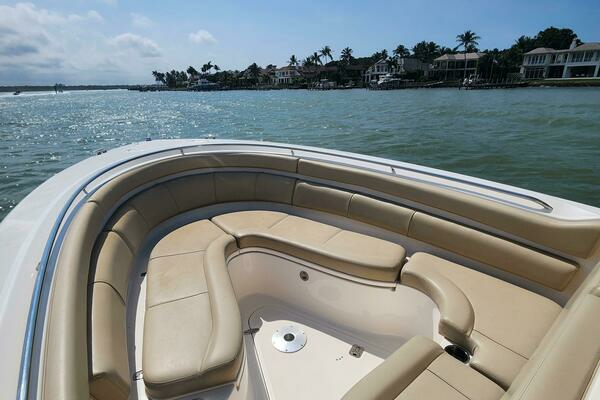2015 Pursuit 31