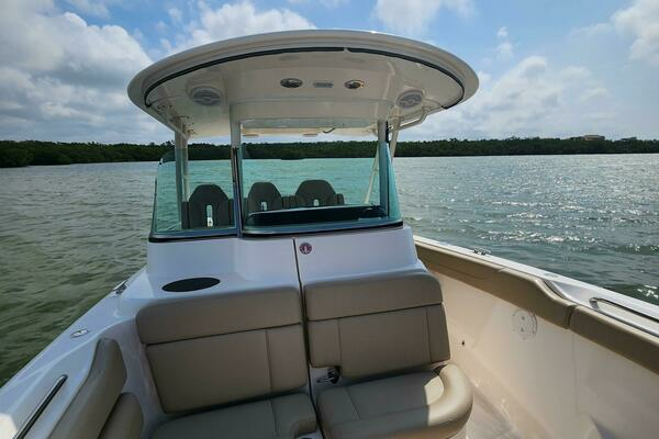 2015 Pursuit 31