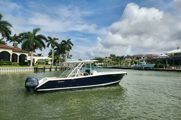 2015 Pursuit 31