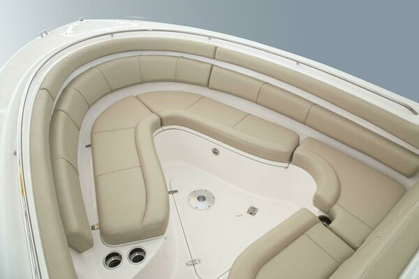 2015 Pursuit 31