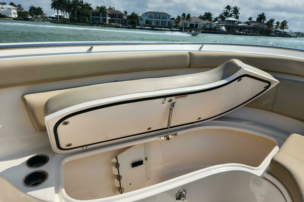 2015 Pursuit 31