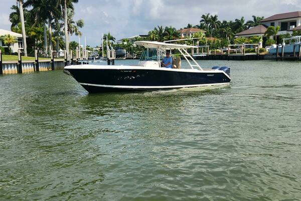 2015 Pursuit 31
