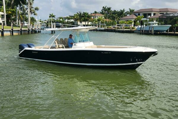 2015 Pursuit 31