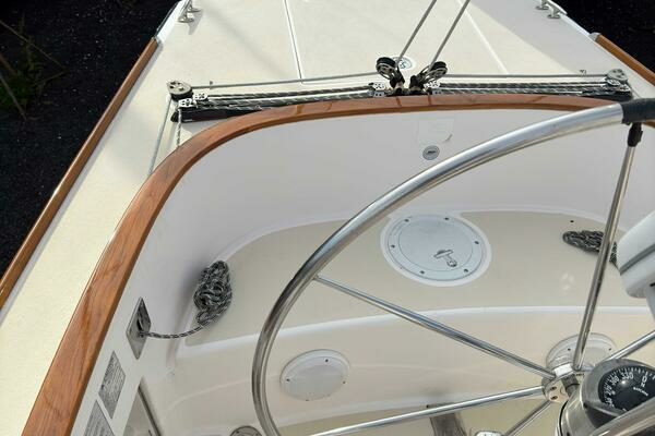 Photo of the 2009 Alerion 33 "Ohana III"