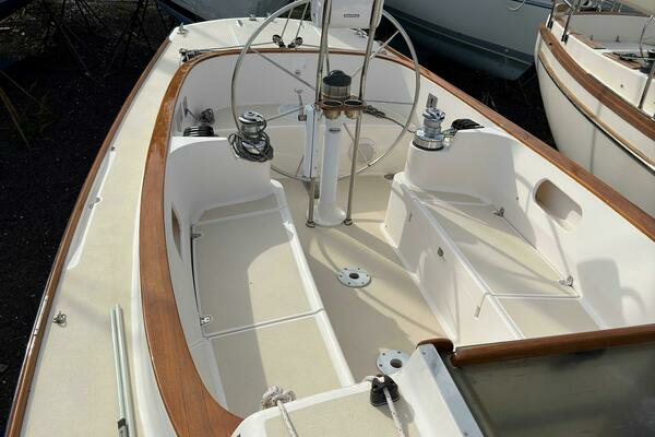 Photo of the 2009 Alerion 33 "Ohana III"