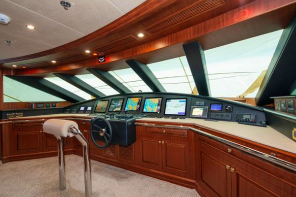HOMECOMING 136ft Horizon Yacht For Sale HOMECOMING 136ft Horizon Yacht For Sale