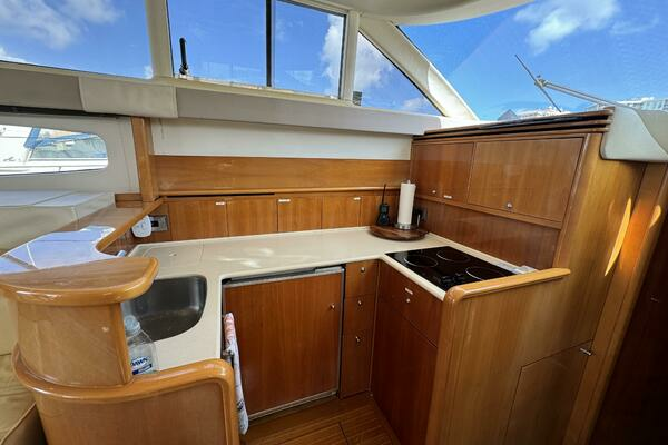 2001 Viking Princess 45