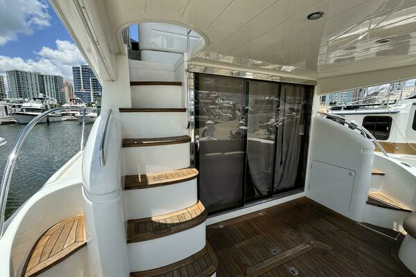 2001 Viking Princess 45