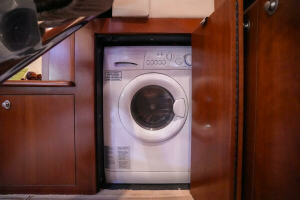 Sea Ray 52 Sundancer Yacht For Sale