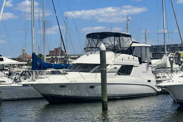 Photo of the 2001 Silverton 352 Motor Yacht