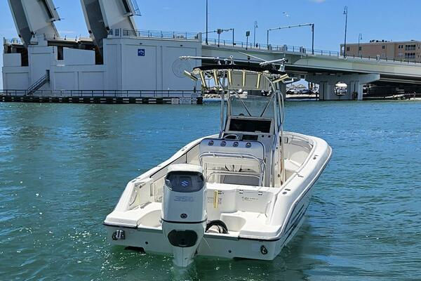 Photo of the 2003 Hydra-Sports 2400 Center Console