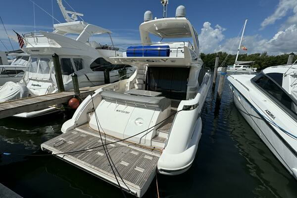 2013 Azimut 64