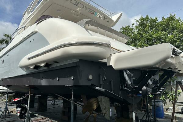 2013 Azimut 64
