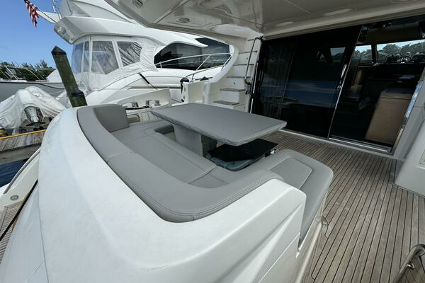 2013 Azimut 64