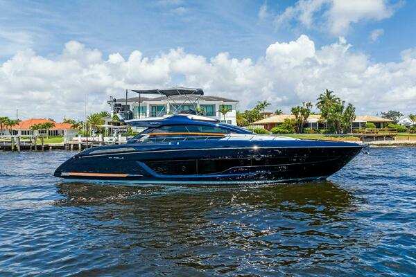 2020 Riva 66