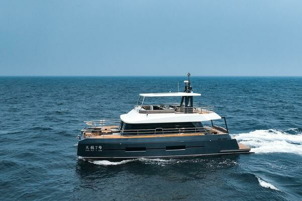 Photo of the 2026 Diamond Yachts EF56 Power Catamaran "Diamond Yachts EF56 Power Catamaran"