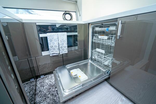 Tango Lima 60ft Sunseeker Yacht For Sale