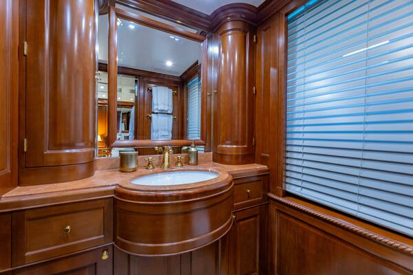 2013 Benetti 121