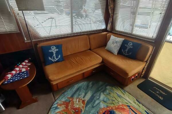 Photo of the 1988 Tollycraft 34 Sport Sedan