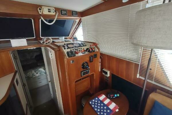 Photo of the 1988 Tollycraft 34 Sport Sedan