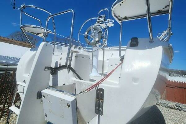 Photo of the 2006 Catalina 250 mk2 "monarch"
