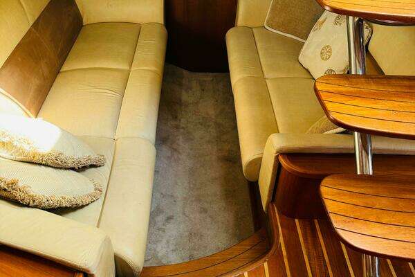 2007 Tiara Yachts 39